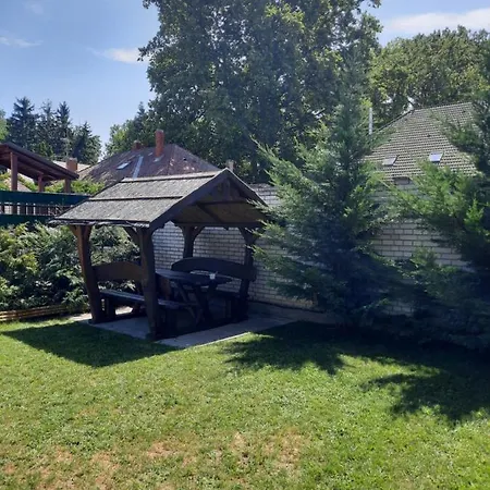 Varlak Apartman * Balatonboglar