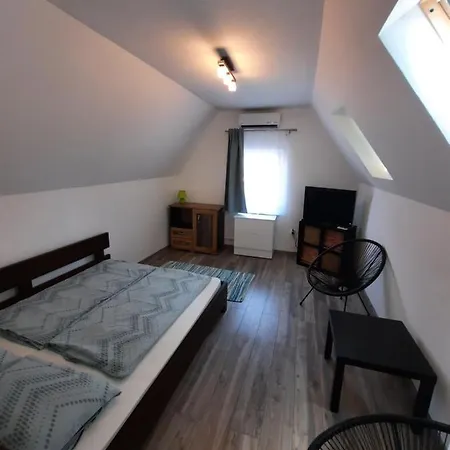 Apartment Varlak Apartman Balatonboglar