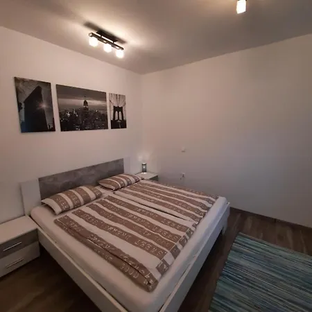 Apartment Varlak Apartman