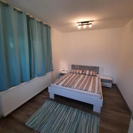 Varlak Apartman Apartment *